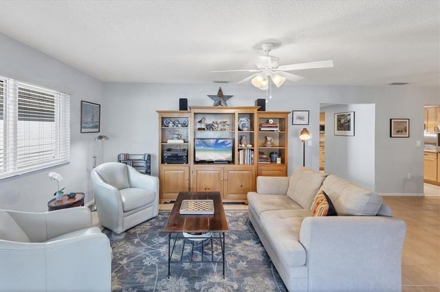 1521 LAKESIDE WAY 149, Sarasota, FL 34232