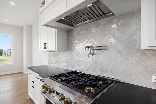 17216 Goddard Street, Overland Park, KS 66221