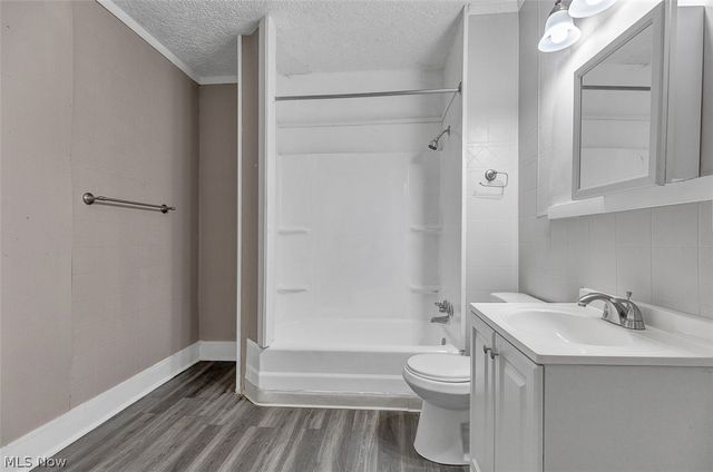 13801 Othello Avenue, Cleveland, OH 44110