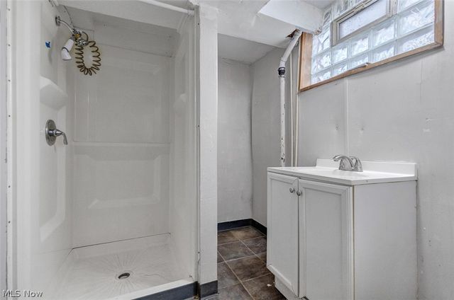 13801 Othello Avenue, Cleveland, OH 44110