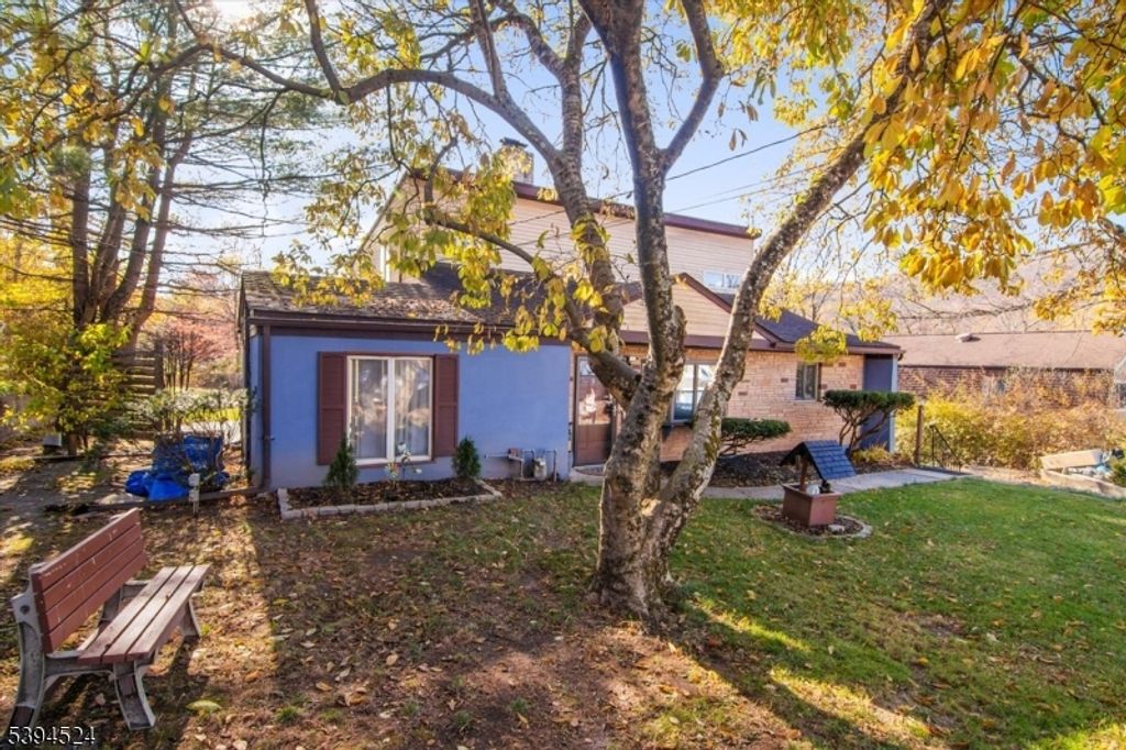 11 Bushwick Ln, West Milford Twp., NJ 07480