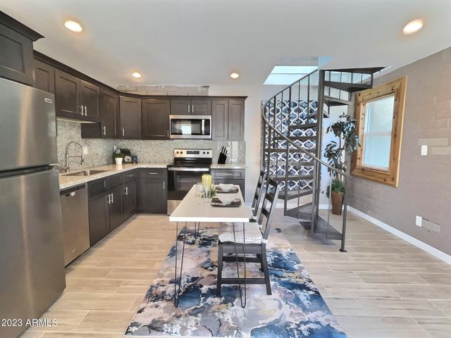 9202 N 6TH Street 5, Phoenix, AZ 85020