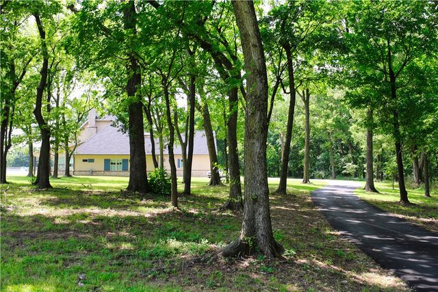1967 S Pianalto Road, Tontitown, AR 72762