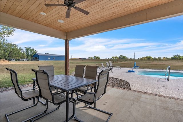 1967 S Pianalto Road, Tontitown, AR 72762
