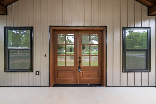 701 Oak Grove Rd, Goodspring, TN 38460