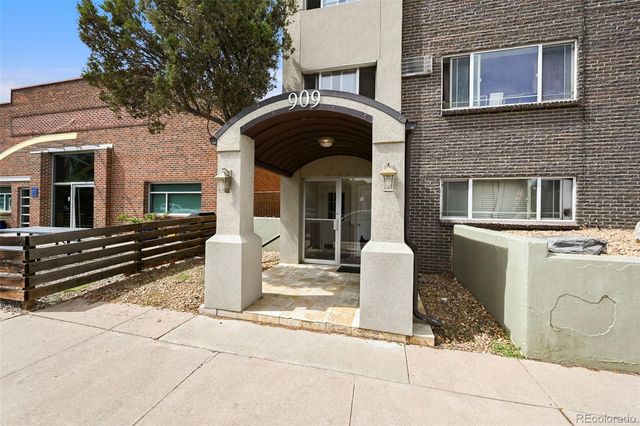 909 S Pearl Street 204, Denver, CO 80209