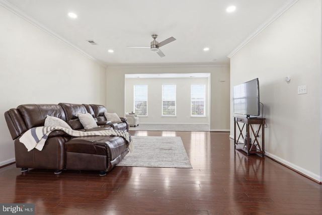7931 CRESCENT PARK DR, Gainesville, VA 20155