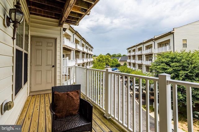 7931 CRESCENT PARK DR, Gainesville, VA 20155