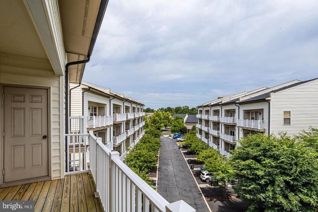 7931 CRESCENT PARK DR, Gainesville, VA 20155