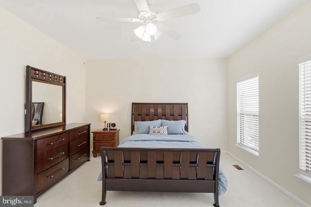 7931 CRESCENT PARK DR, Gainesville, VA 20155