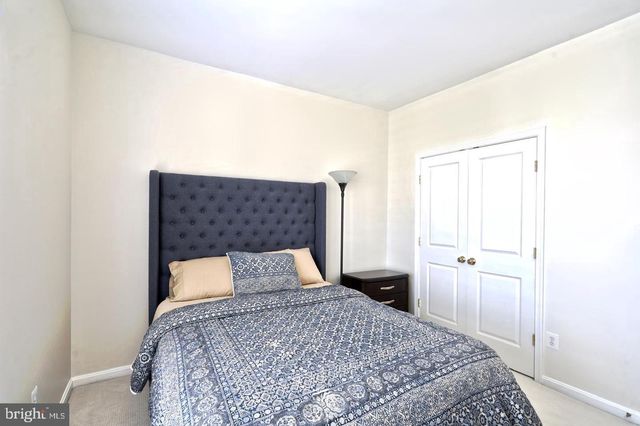 7931 CRESCENT PARK DR, Gainesville, VA 20155