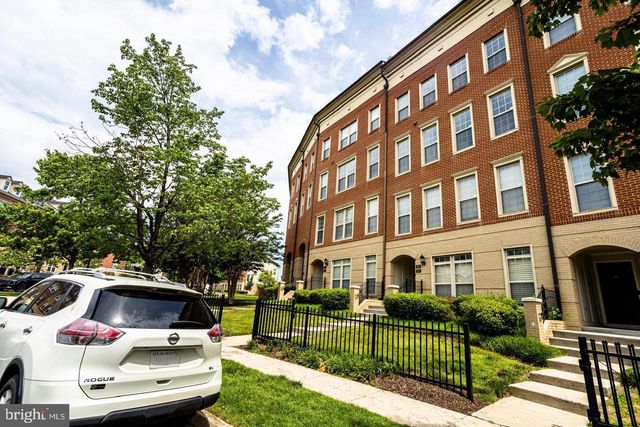 7931 CRESCENT PARK DR, Gainesville, VA 20155