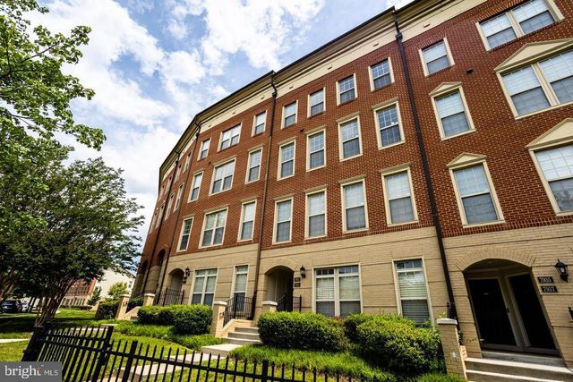 7931 CRESCENT PARK DR, Gainesville, VA 20155