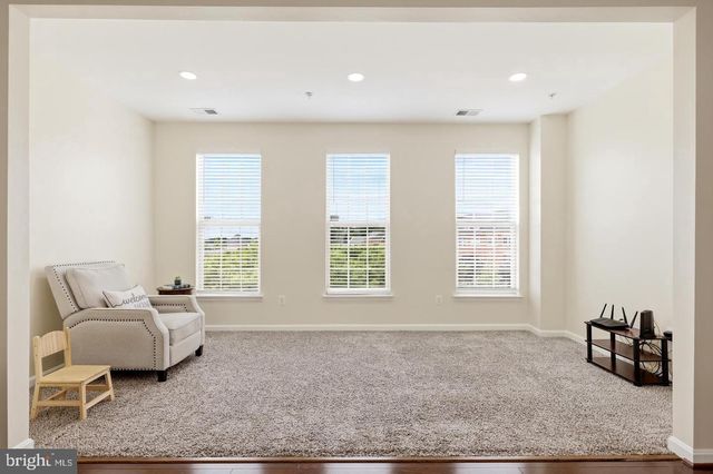 7931 CRESCENT PARK DR, Gainesville, VA 20155