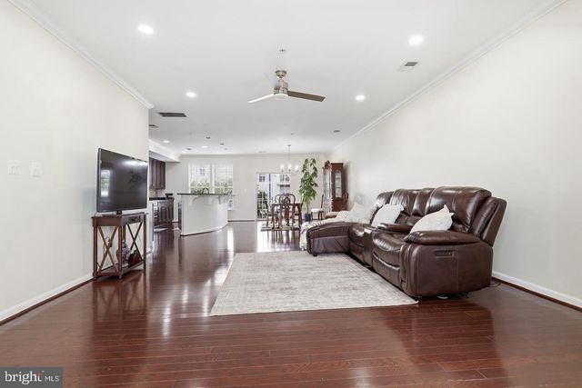 7931 CRESCENT PARK DR, Gainesville, VA 20155