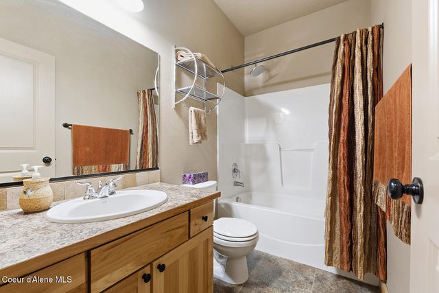 3622 E Galway CIR, Post Falls, ID 83854