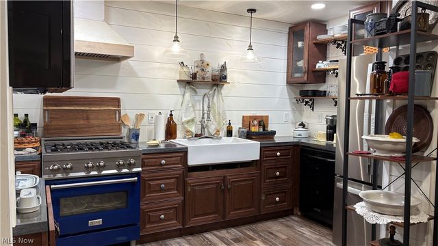 1213 Oakwood Street, East Liverpool, OH 43920