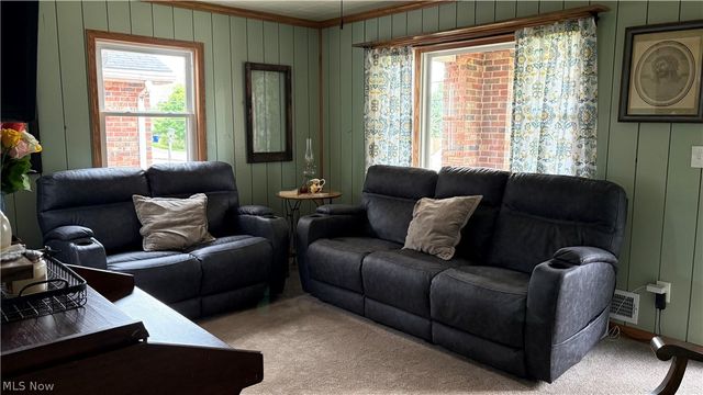 1213 Oakwood Street, East Liverpool, OH 43920