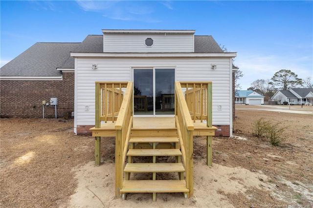 122 Spring Valley Drive, Raeford, NC 28376