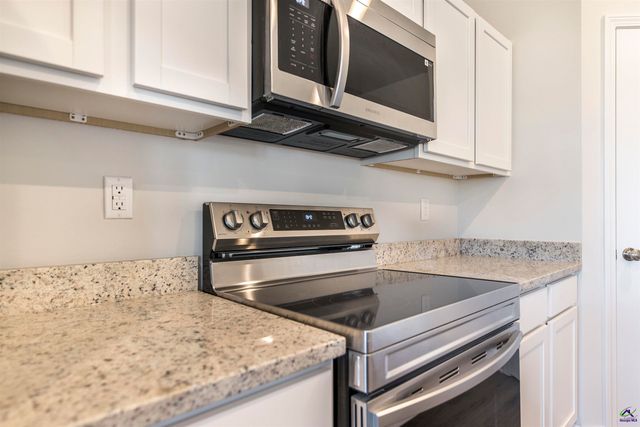 504 Georgian Walk, Byron, GA 31008