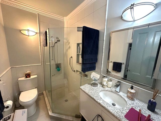 88 Charles 5, Boston, MA 02114