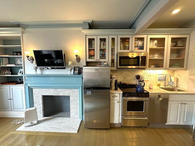 88 Charles 5, Boston, MA 02114