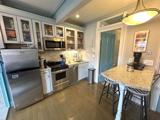 88 Charles 5, Boston, MA 02114