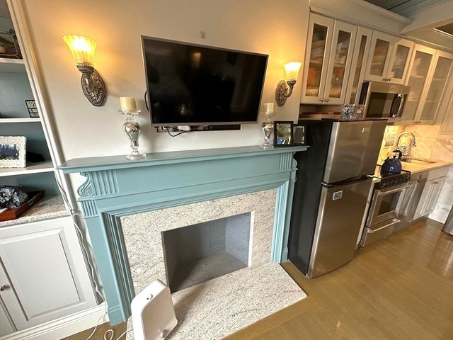 88 Charles 5, Boston, MA 02114