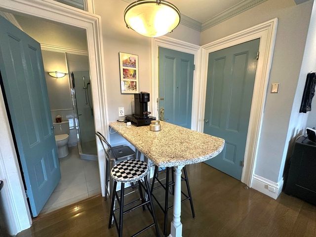 88 Charles 5, Boston, MA 02114