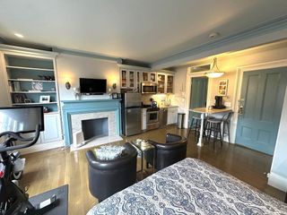 88 Charles 5, Boston, MA 02114