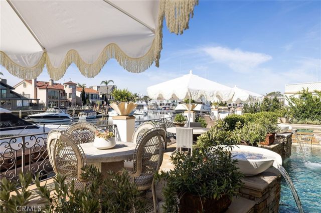 16111 Santa Barbara Lane, Huntington Beach, CA 92649