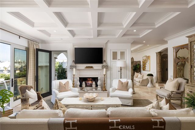 16111 Santa Barbara Lane, Huntington Beach, CA 92649