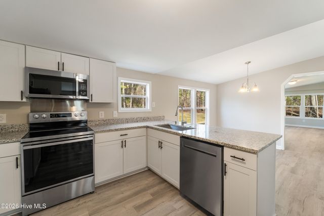 529 Hubert Boulevard, Hubert, NC 28539