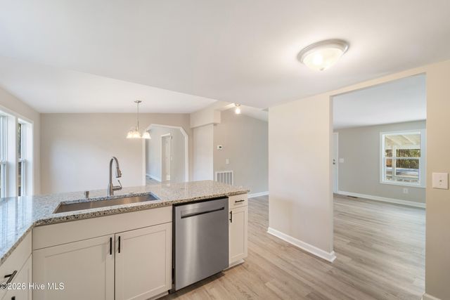 529 Hubert Boulevard, Hubert, NC 28539