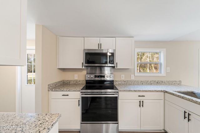 529 Hubert Boulevard, Hubert, NC 28539