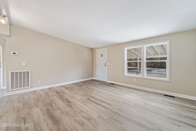 529 Hubert Boulevard, Hubert, NC 28539