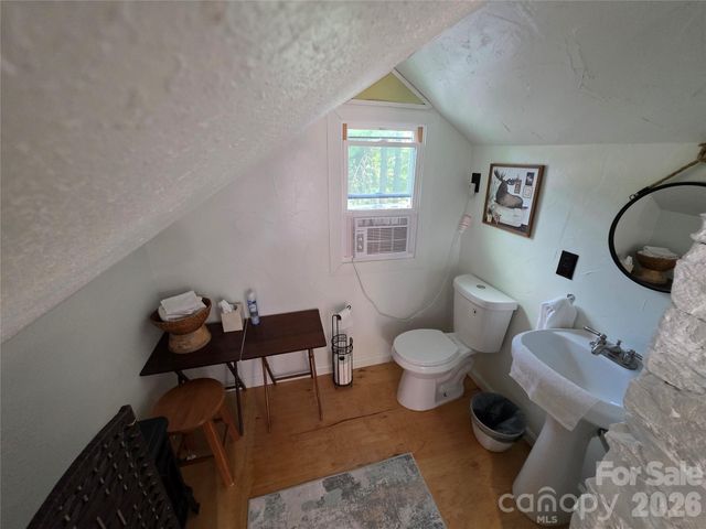 38 Lloyd Barnwell Road, Hendersonville, NC 28792