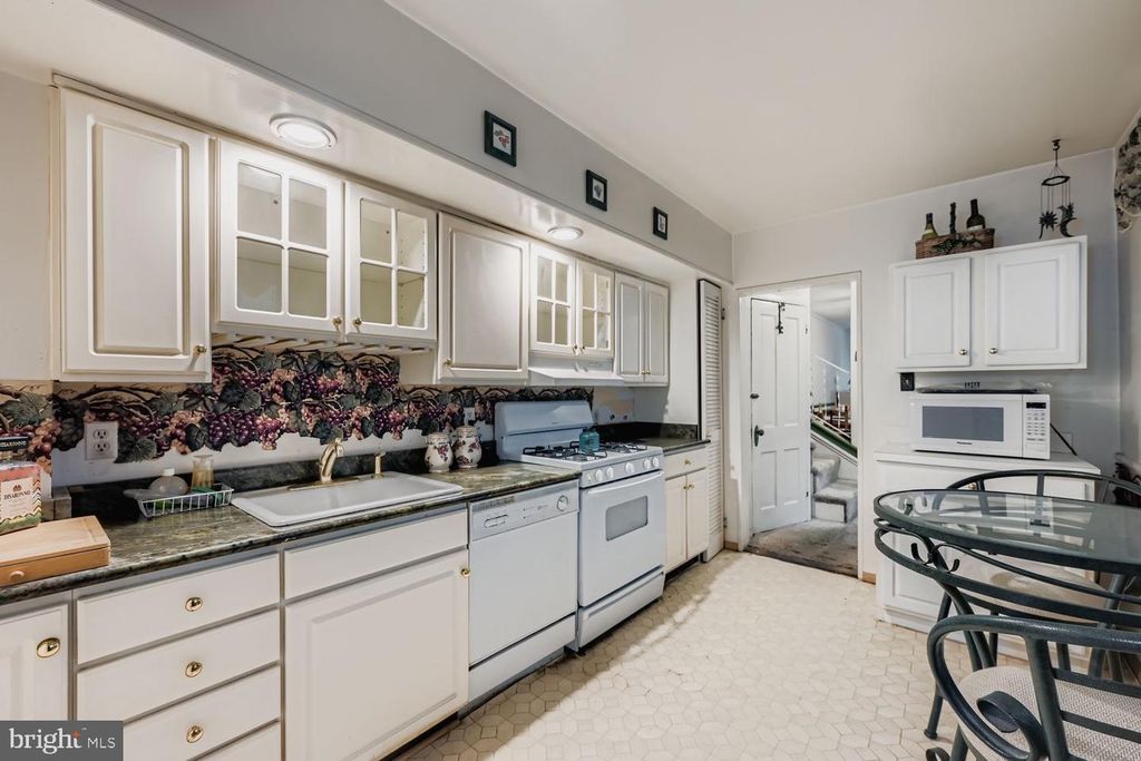 813 S LUZERNE AVE, Baltimore, MD 21224