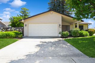 8677 Oldwoods Way, Sacramento, CA 95828