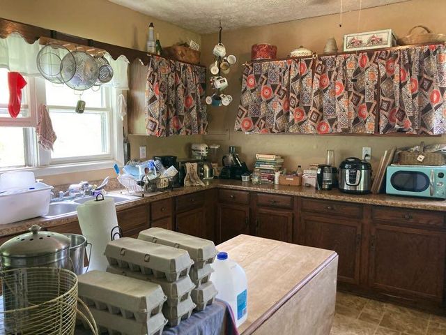 5446 KY 378, Vancleve, KY 41385
