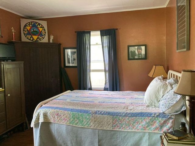 5446 KY 378, Vancleve, KY 41385