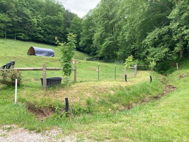 5446 KY 378, Vancleve, KY 41385