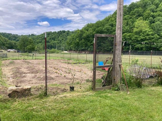 5446 KY 378, Vancleve, KY 41385