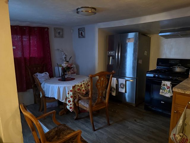 11 Cottage St, Lowell, MA 01852