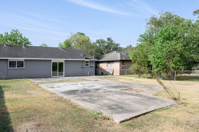 415 Bellmar Lane, Friendswood, TX 77546