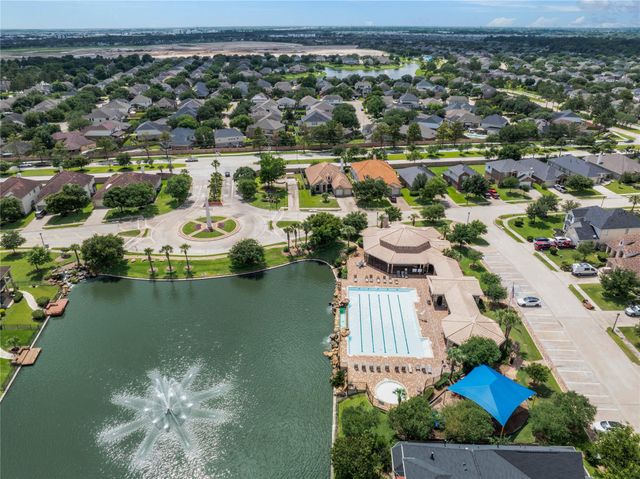 17802 Harbour Bridge Point Drive, Cypress, TX 77429