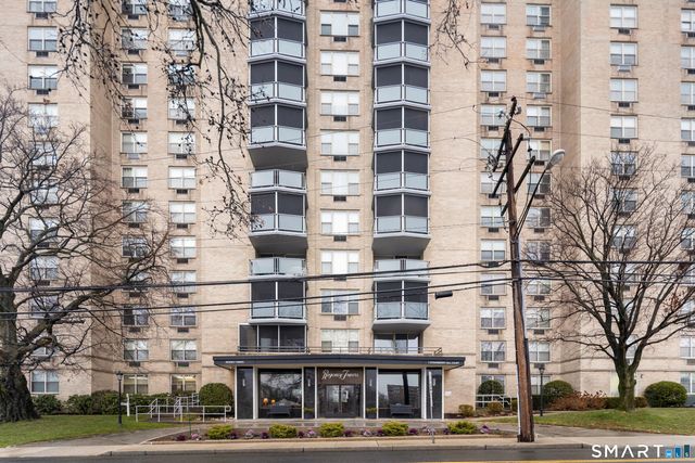 1 Strawberry Hill Court APT 2B, Stamford, CT 06902