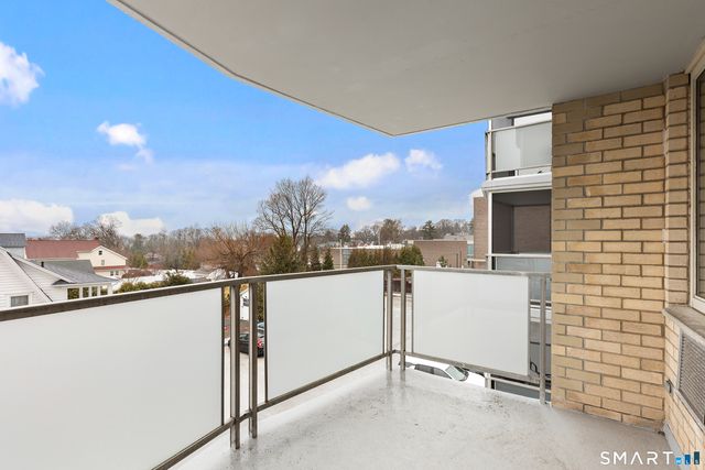 1 Strawberry Hill Court APT 2B, Stamford, CT 06902