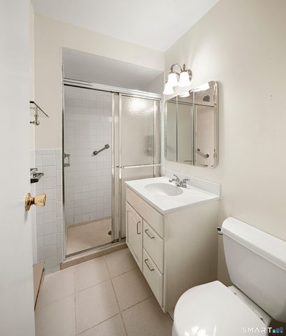 1 Strawberry Hill Court APT 2B, Stamford, CT 06902