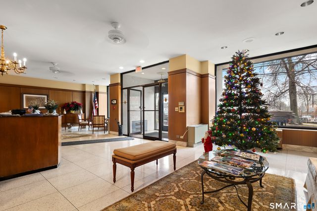 1 Strawberry Hill Court APT 2B, Stamford, CT 06902